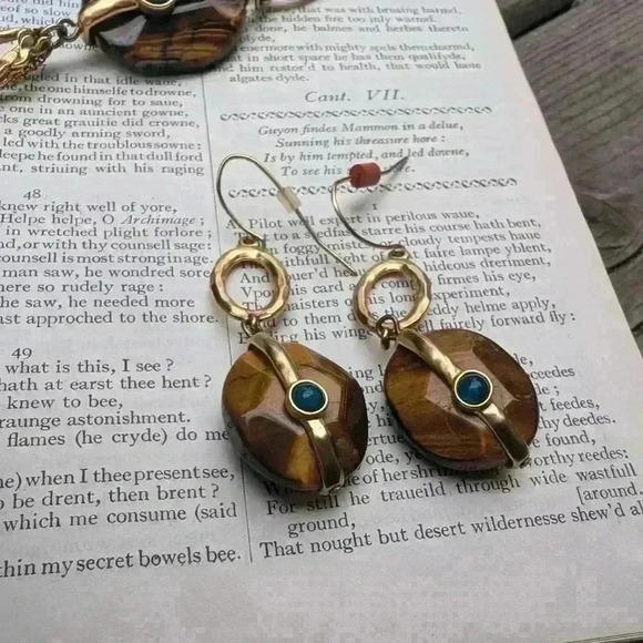 Vintage gold tone bracelet and earring set stone similar to tigers eye with blue - Picture 3 of 14